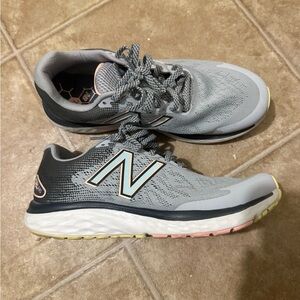 New Balance 680 v7 Gray and Black Athletic Shoes